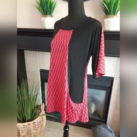 Coral and Black Tunic Top - Picture 5 of 11